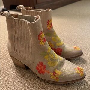 Intentionally Blank - Embroidered Floral Ankle Boots - Womens size 7